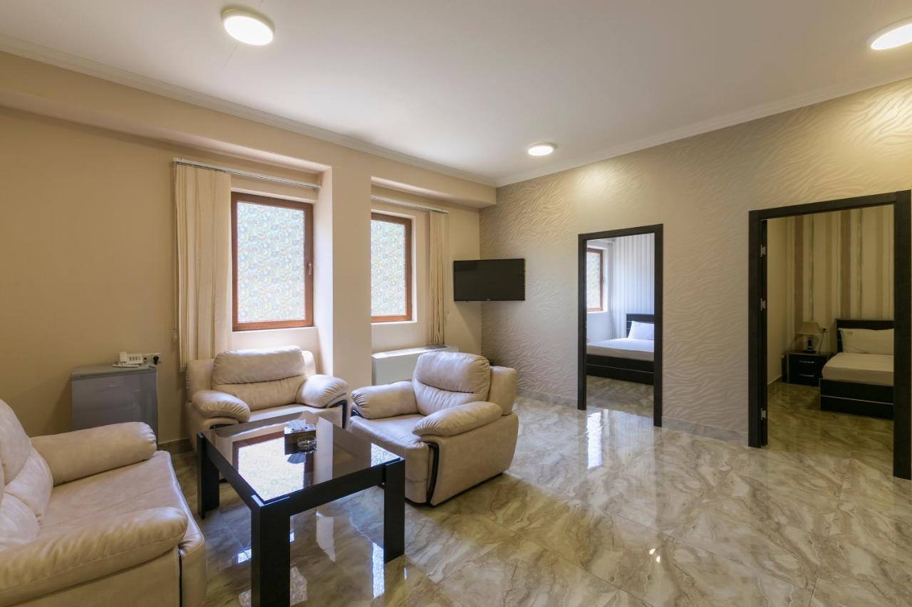 Best Hotel Yerevan Luaran gambar